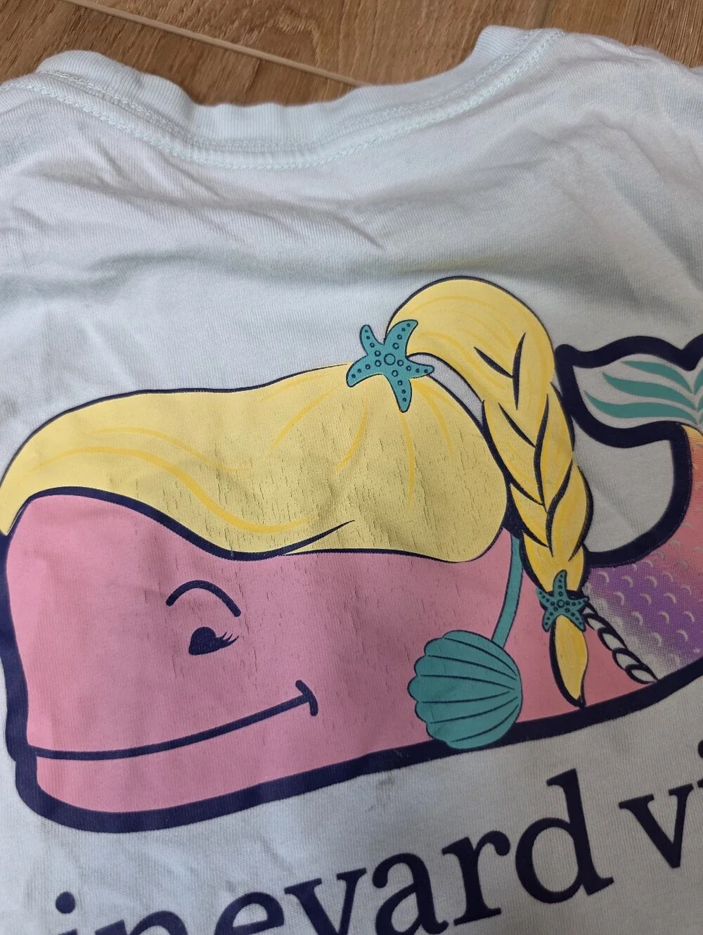 Vineyard Vines Graphic Whale T‑Shirt in Light Blue with Pink & Yellow